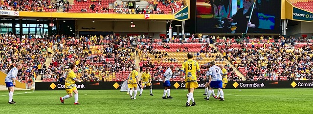 凯恩：我有个奖杯陈列柜专门放帽子戏法用球.